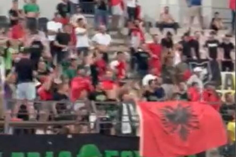 (VIDEO) PONOVO SRAMNO SKANDIRANJE! Prekinuta utakmica, Borac povukao igrače sa terena poslije vrijeđanja Srba