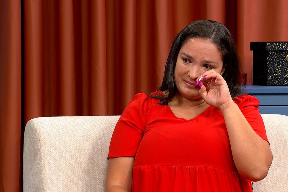 MARIJA VEĆ GODINAMA TRAŽI SVOJU SESTRU Porodica ne zna šta je krenulo po zlu tokom porođaja, roditeljima rečeno da je beba preminula