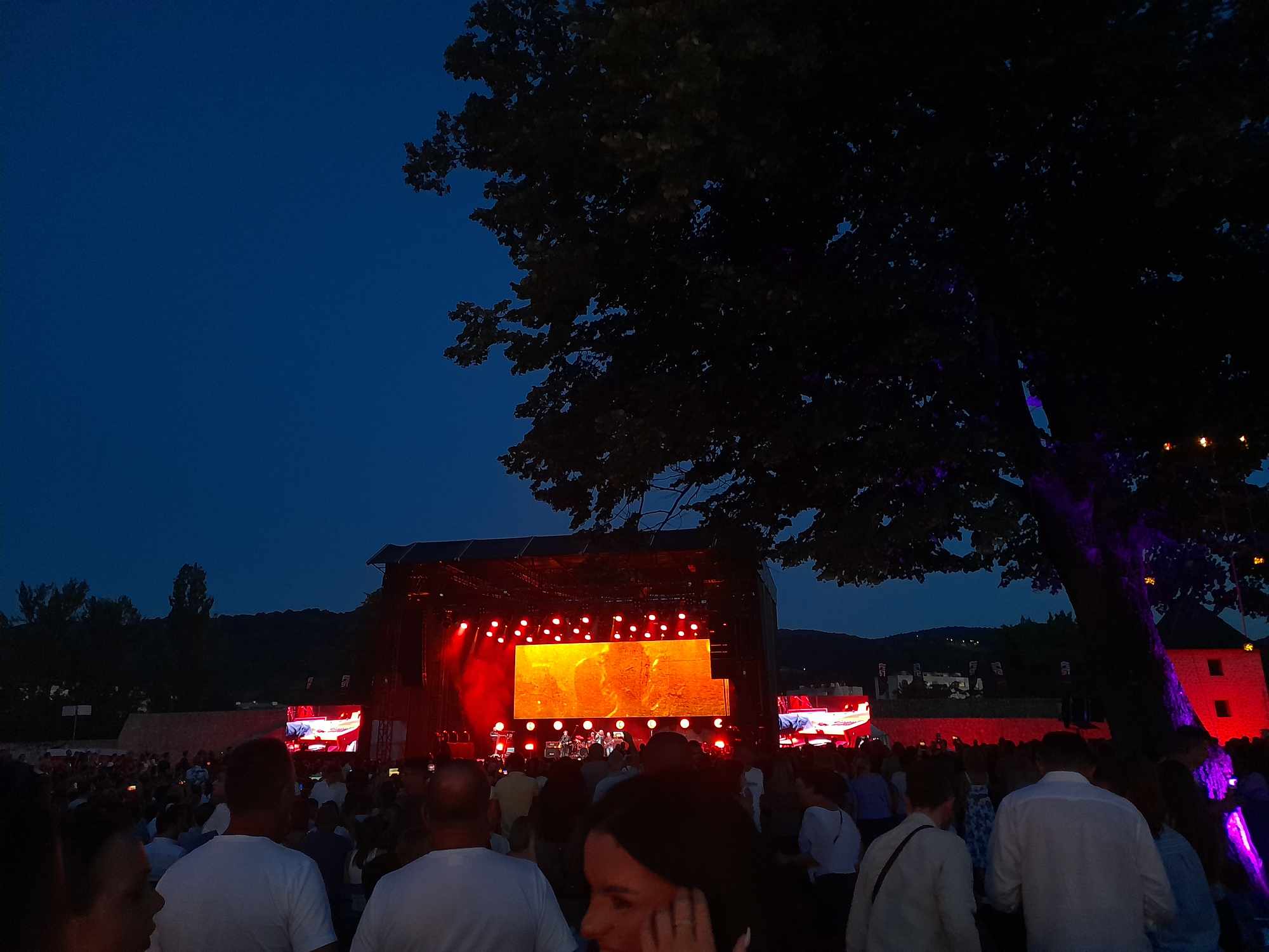 (FOTO/VIDEO) SLAVLJENIČKA TURNEJA - 50 GODINA KARIJERE "Bijelo dugme" večeras na "Banja Luka Festu"