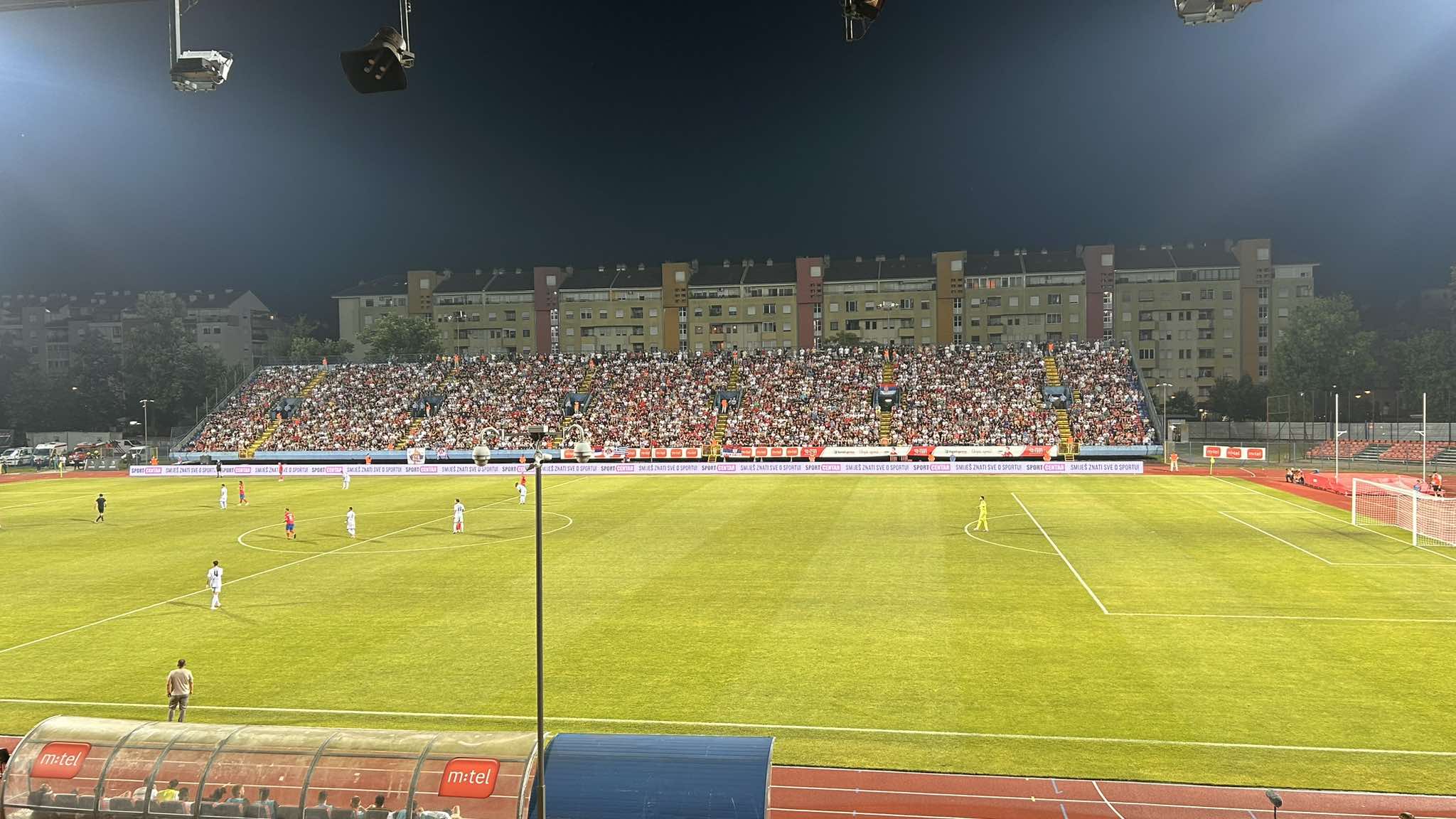 (FOTO) ATMOSFERA UŽARENA Banjaluka na nogama, Borac traži pozitivan rezultat