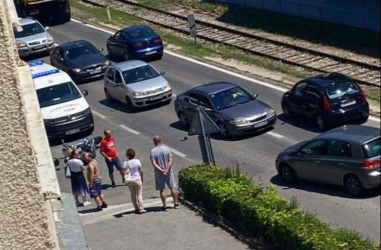 TEŠKA SAOBRAĆAJKA Motociklista povrijeđen u Vogošći, intervenisala Hitna pomoć