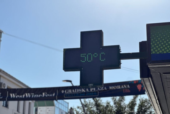 PAKLENE VRUĆINE U jednom gradu u Srbiji izmjereno nevjerovatnih 50 stepeni