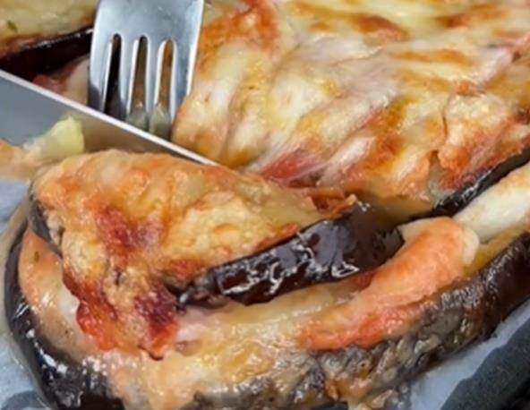 LAGAN I JEDNOSTAVAN OBROK Zapečeni patlidžani sa šunkom i sirom