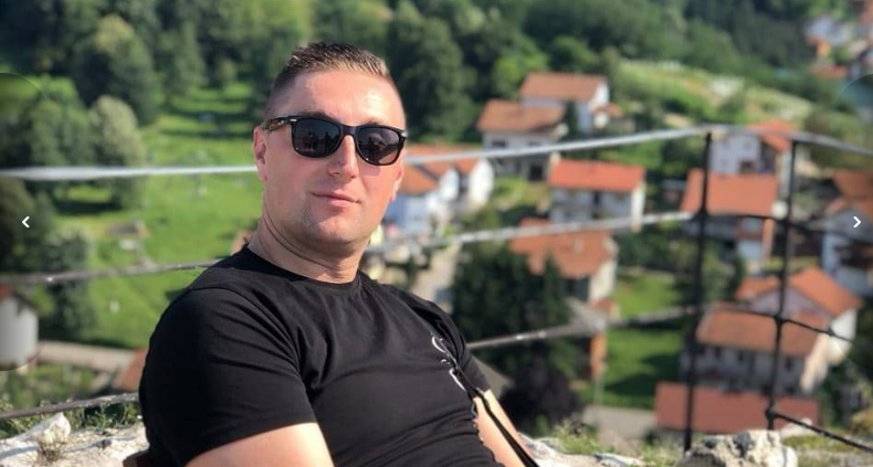(FOTO) JOŠ IMA DOBRIH LJUDI Asmir poklanja auto porodici koja se nalazi u teškoj situaciji