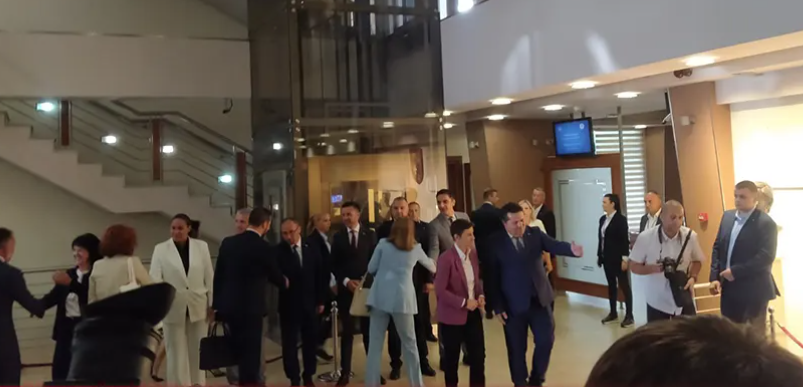 DANAS SVEČANA SJEDNICA Ana Brnabić stigla u Narodnu skupštinu Srpske