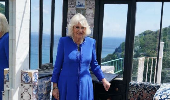 (FOTO) ŽENA KOJU BRITANIJA NIJE VOLJELA Kraljica Kamila danas slavi 77. rođendan, Kejt Midlton i princ Vilijam joj prvi čestitali