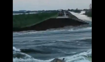 (VIDEO) DRAMA U KINI Zbog pucanja brane na jezeru evakuisano oko 5.800 ljudi