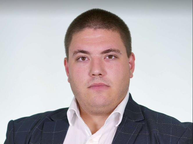 "USLOVLJAVATE PENZIONERE DA NA 40 STEPENI MORAJU DOLAZITI NA NOGE GRADONAČELNIKU" Obradović: Opet manipulišete, standardno i očekivano