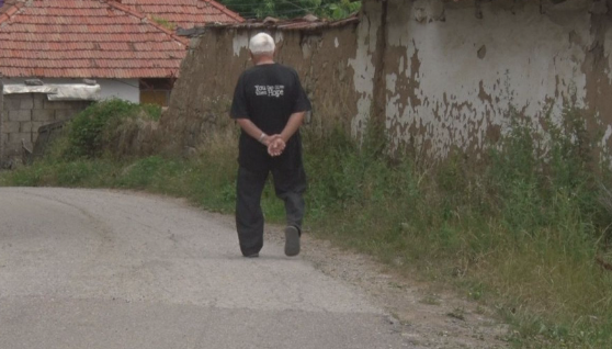 (FOTO) NOVA PRIJETNJA SRBIMA NA KiM Na kući Đurkovića ispisano ime monstruma