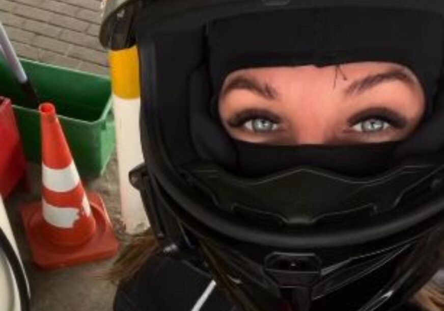(FOTO) TRAGEDIJA! POGINULA NA LICU MJESTA Internet se oprašta od najljepše ruske bajkerke: Influenserka stradala u teškoj saobraćajnoj nesreći