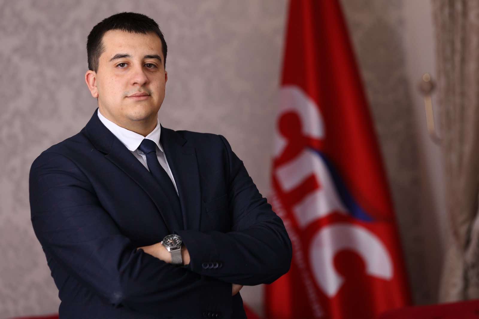 "TOLIKO MEDIJSKIH ALATA NIJE KORISTIO NI ČAUŠESKU" Unčanin: Stanivuković izgradio mrežu portala za blaćenje političke konkurencije!