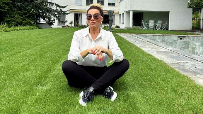 "NE STOJI MI" Karleuša otkrila kako se zaista zove