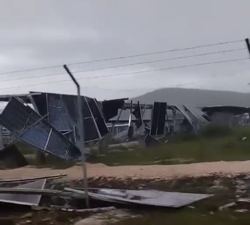 (VIDEO) GRANE PADALE PO AUTOMOBILIMA, UNIŠTENI SOLARNI PANELI Ogromna šteta nakon nevremena u Trebinju