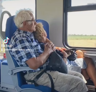 (FOTO) "BOG MI GA JE DAO NA POKLON DA NE BUDEM SAMA U ŽIVOTU" Ljubav koja je razniježila mreže: Momci, učite od najboljih