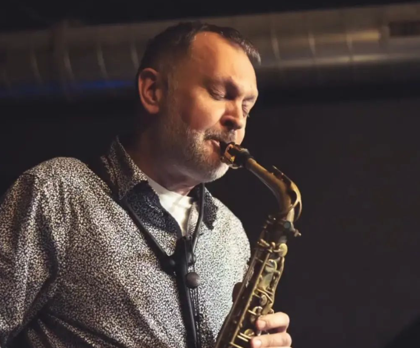DŽEZ KONCERT U ART DVORIŠTU BANSKOG DVORA Dvojac Maks Kočetov i Andreja Hristić održaće koncert u Banja Luci