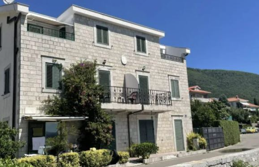 KUĆA MILENE DRAVIĆ I DRAGANA NIKOLIĆA OBAVIJENA MISTERIJOM U njoj niko ne boravi: Jedna baka im stalno otvara apartman, vodi računa da bar malo uđe vazduh