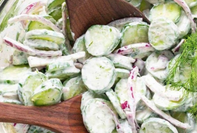 SAVRŠENA UZ ROŠTILJ Hladna i osvježavajuća salata od krastavaca