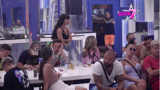 (VIDEO) NIKAD JAČE RASKRINKAVANJE Miljana urnisala Mionu, sasula joj sve u lice!