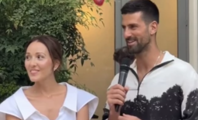 (FOTO) NOLE U NIKAD VIĐENOM STAJLINGU Novak Đoković sa suprugom na prijemu u Parizu, Jelena ćaska sa čuvenom Anom Vintur