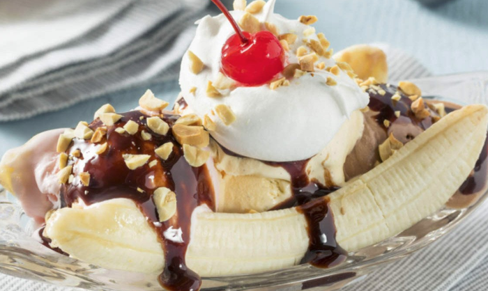 DAN JE IDEALAN ZA SLATKIŠE Banana split, nešto što morate probati