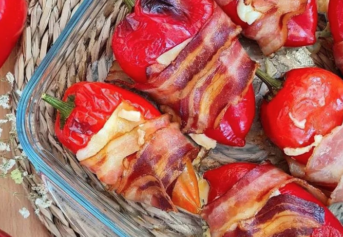 ŠTA ZA RUČAK? Zapečene paprike sa slaninom
