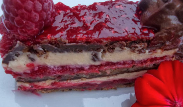 SVI ĆE VAS PITATI ZA RECEPT Torta sa malinama