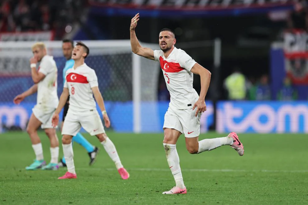 TURSKA ELIMINISALA AUSTRIJU NA PRVENSTVU EVROPE Guler šah, Demiral mat!