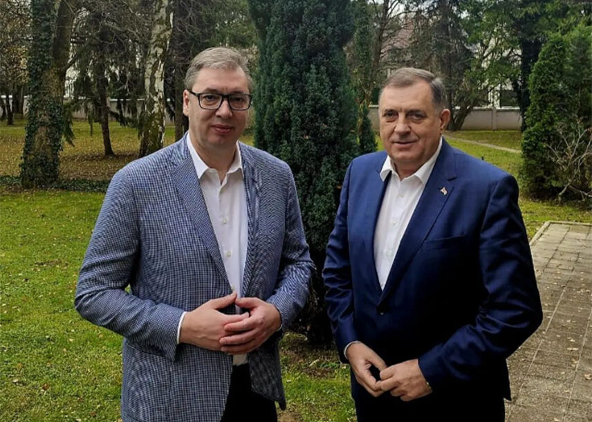 U PARKU NACIJA DVIJE TROBOJKE Vučić i Dodik na otvaranju srpske kuće u Parizu