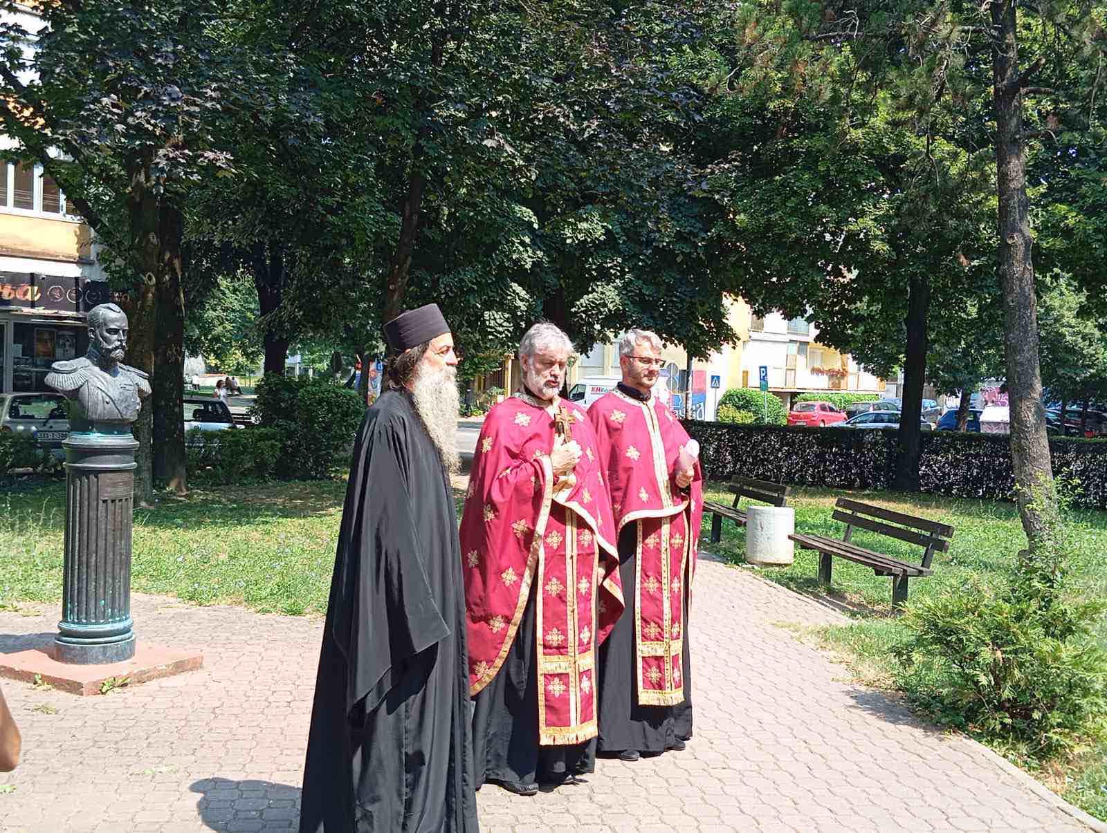 (FOTO/VIDEO) OBILJEŽENO 106 GODINA OD POGUBLJENJA CARSKE PORODICE Služena liturgija i položeni vijenci u Banjaluci