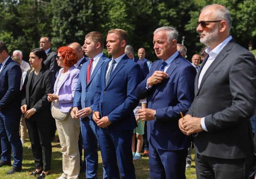 "TAKAV OTPOR ZLU MORAMO UVIJEK PAMTITI" Borenović, Stanivuković i Milanović na obilježavanju 82. godišnjice bitke na Kozari