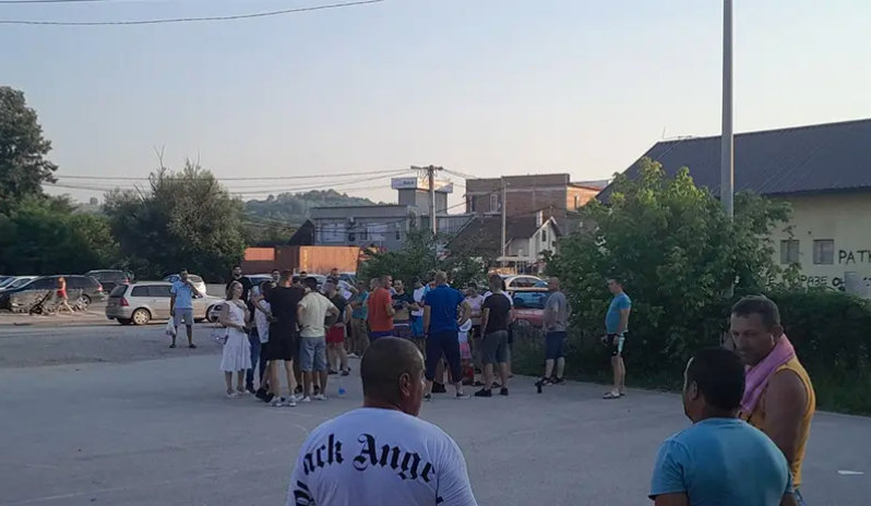 LJUDI SU I PO 48 SATI BEZ VODE NA PLUS 40 STEPENI Mještani Dragočaja održali protest "Ovo je poražavajuće za 21. vijek"