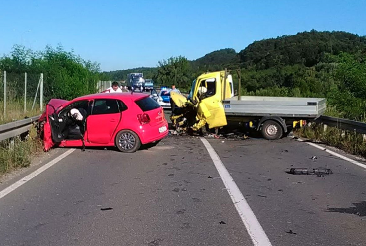 I DALJE NA SNAZI OBUSTAVA SAOBRAĆAJA Detalji nezgode kod Drugovića: Jedan vozač teško povrijeđen