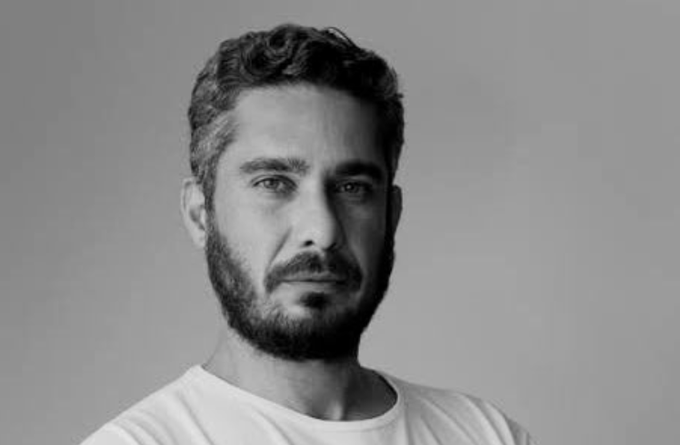 TRAGEDIJA! Glumac pao sa balkona i preminuo na licu mjesta
