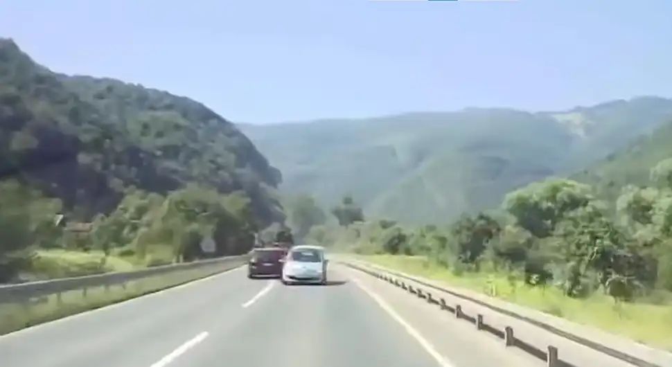 (VIDEO) "KAMIKAZA" NA PUTU U BiH Pukom srećom izbjegnuta tragedija