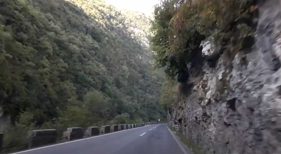 DOBRE VIJESTI ZA VOZAČE Poznato kada se pušta saobraćaj na dionici Crna Rijeka - Jajce