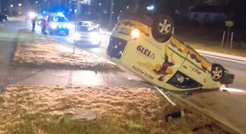 HAOS U SARAJEVU Migrant ukrao vozilo brze pošte, pa ga prevrnuo na krov?