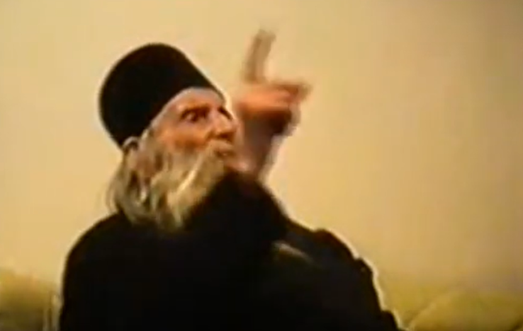 "ZAŠTO MI SE SIN NIJE OŽENIO, ZAŠTO SE OKRENUO DROGAMA I PIĆU" Riječi starca Gavrila koje će svaki Srbin pamtiti i danas odjekuju: Vi biste prečicom u raj...