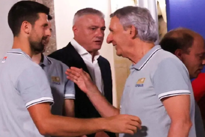 POZNATO ŠTA JE NOLE PRIČAO SA PEŠIĆEM Đoković ponovo pokazao koliki je car "Jesmo li pobijedili Francusku?"