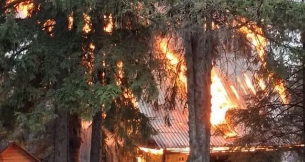 GROM ZAPALIO VIKENDICU Nevrijeme napravilo štetu u BiH, vatrogasci na licu mjesta