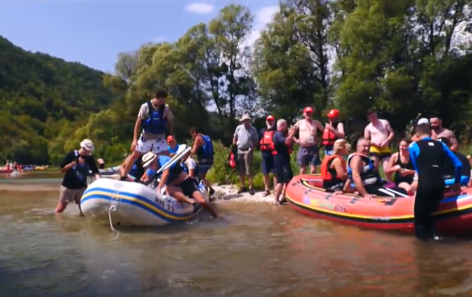 OKUPILO SE 800 UČESNIKA Završena regata na prekrasnoj Uni