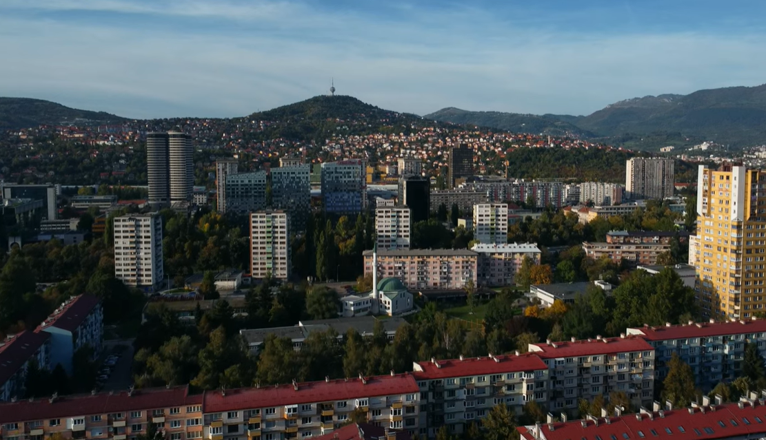 NA NIŠANU SNAJPERA DJECA, ŽENE I STARCI Odbor za zaštitu prava Srba u FBiH: Na Grbavici ubijeno više od 80 civila!