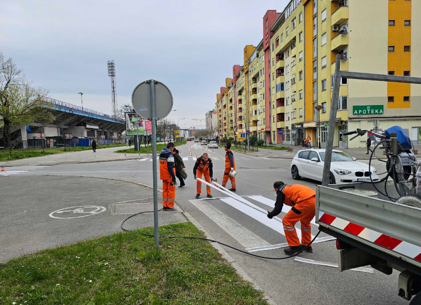 OBAVJEŠTENJE ZA GRAĐANE U toku iscrtavanje saobraćajne signalizacije na području Banjaluke