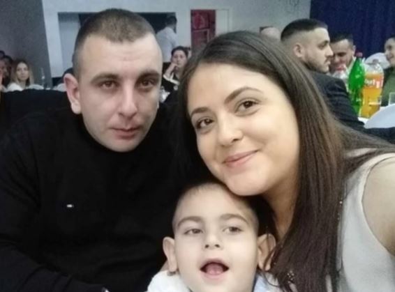 "SAMO ŽELIM DA ME NAZOVE MAMA" Milica prodaje krofne i kiflice kako bi prikupila novac za liječenje sina (4)