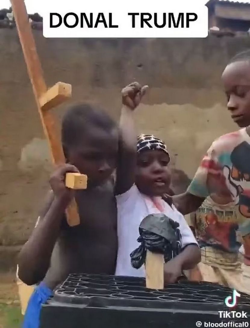 (VIDEO) DRVENE PUŠKE I BINA OD PLASTIČNIH KUTIJA Hit video iz Afrike: Djeca se igraju atentata na Trampa