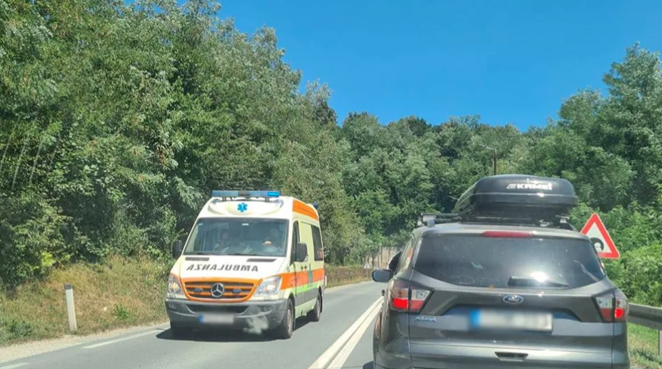 HAOS KOD ŽEPČA Sudarila se četiri vozila, jedna osoba povrijeđena