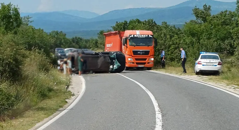 UDES NA PUTU BILEĆA - GACKO Policija na terenu, saobraćaj otežan