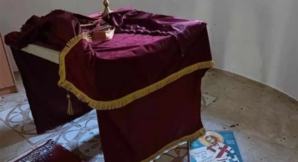 OSKRNAVLJENA PRAVOSLAVNA SVETINJA Grupa muškaraca provalila u Hram svetog Georgija u Hrvatskoj