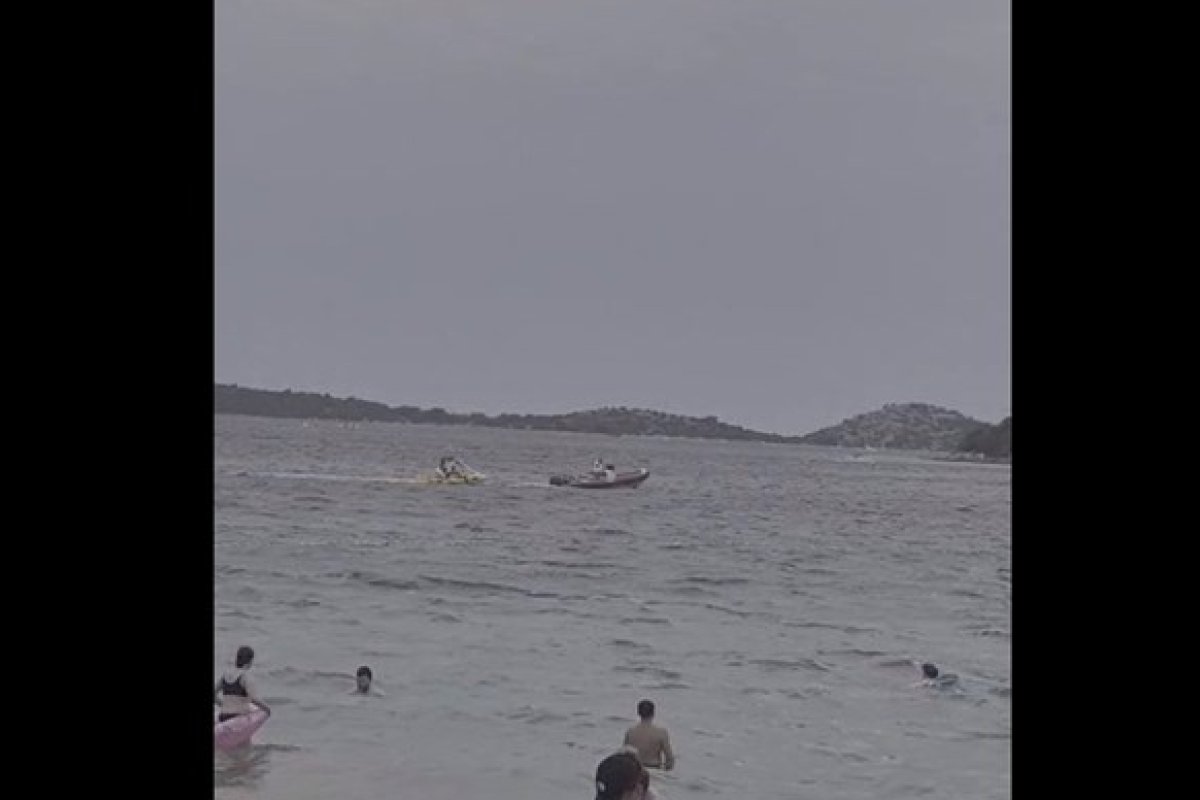 VRAĆALI IH GLISERIMA Jak vjetar u Vodicama otpuhao djecu prema pučini