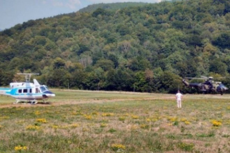 (VIDEO) KONAČNO Helikopteri iz Srbije stigli na Tjentište