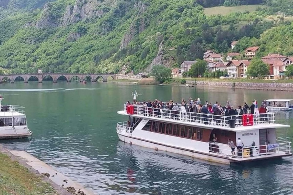 PRIMJETAN VEĆI BROJ POSJETILACA U Višegradu najviše turista iz Srbije